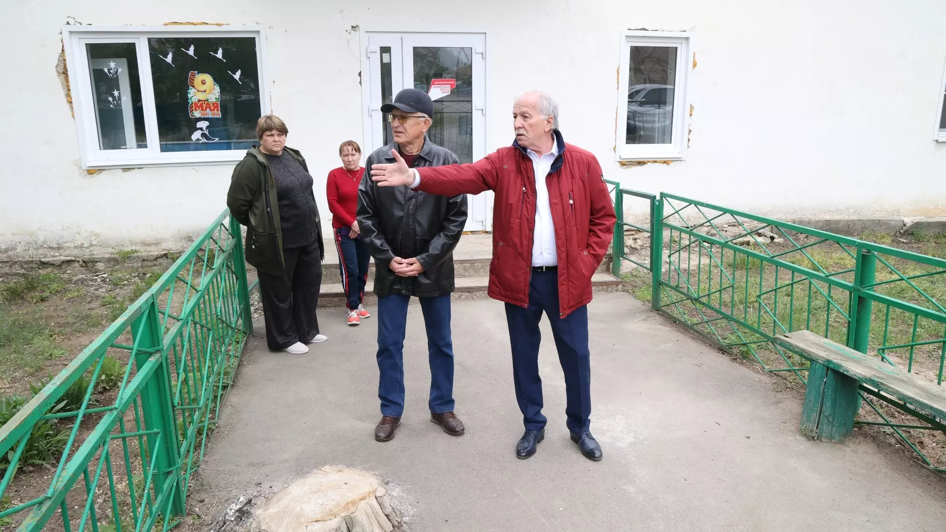 Николай Великдань проверил амбулаторию в Ипатовском округе после капитального ремонта