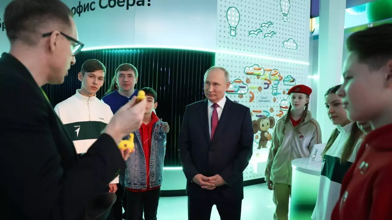 Волонтер из Пятигорска провел экскурсию для президента России
