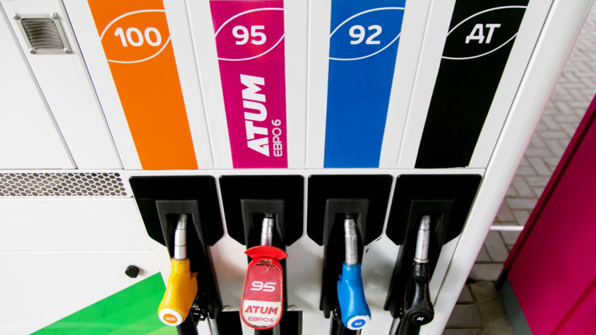 Цены на бензин растут во всех регионах 