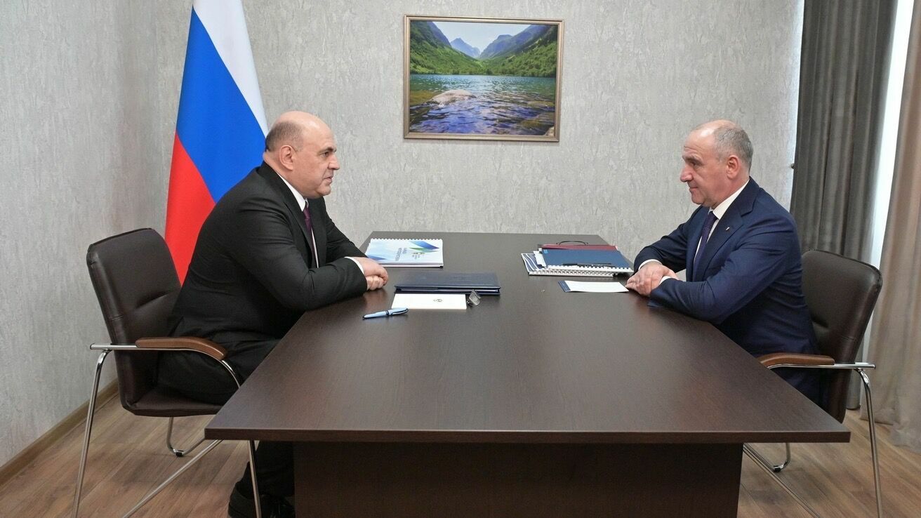Михаил Мишустин встретился с главой Карачаево-Черкесии Рашидом Темрезовым
