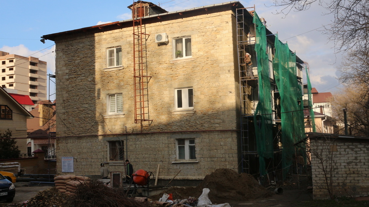 Жильцы 621 многоэтажки на Ставрополье получат капремонт в этом году