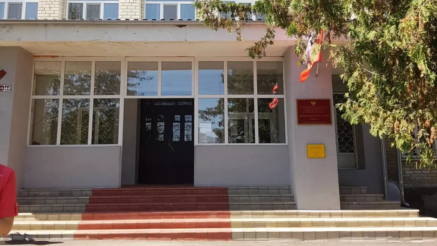 Неизвестные сообщили о взрывчатке в школе Кисловодска