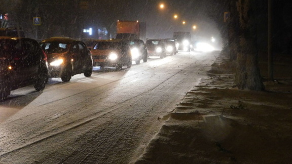 ГИБДД предупредила о снеге и гололеде на Ставрополье
