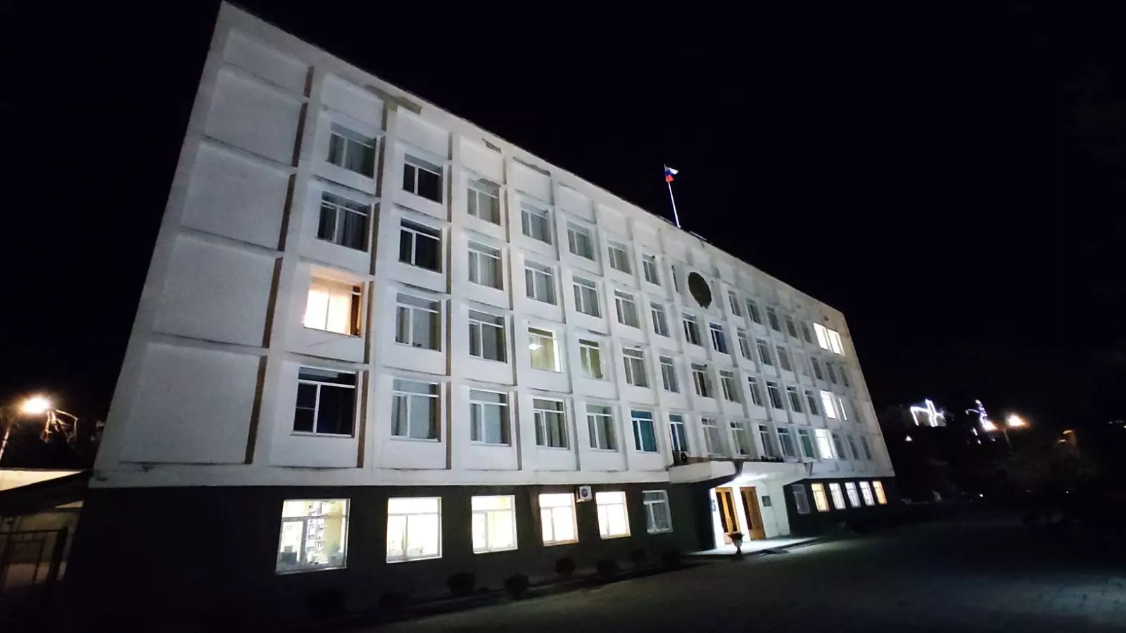 Буква Z высотой в пять этажей частично потухла в Кисловодске
