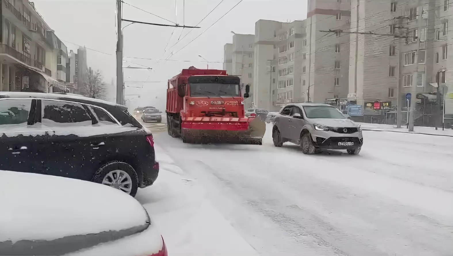 Ставрополь начало засыпать снегом
