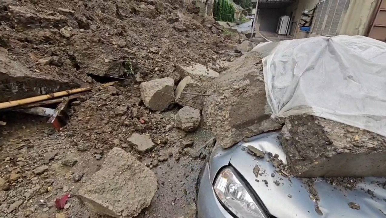 Ливневые паводки могли стать причиной обрушения стены в Кисловодске