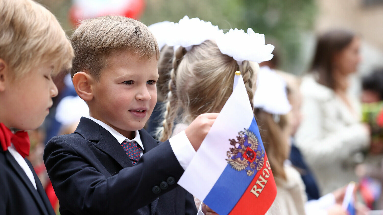 Губернаторские выплаты на детей в 2023 году: что нового в Ставрополе