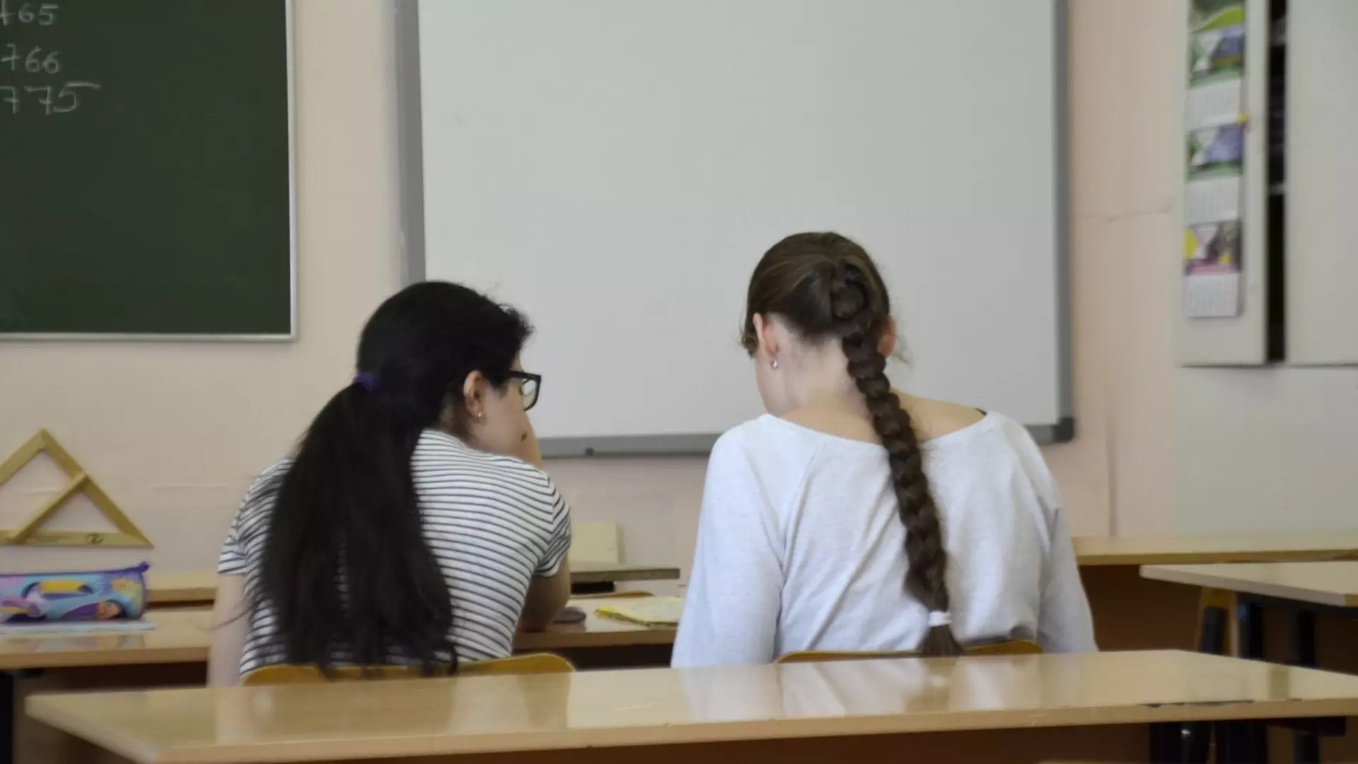 Учителя русского языка в Дагестане поймали за интимной перепиской со школьницей