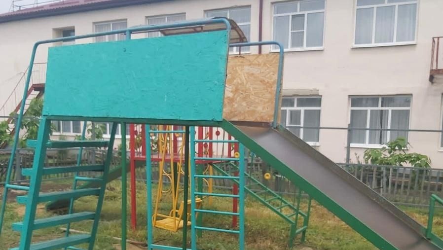 Власти заставили отремонтировать опасную для детей площадку на Ставрополье