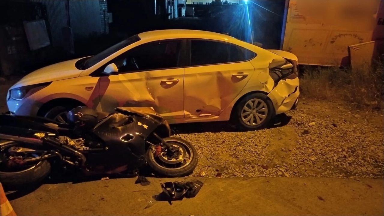 Мотоциклист погиб после столкновения с легковушкой в Ставрополе