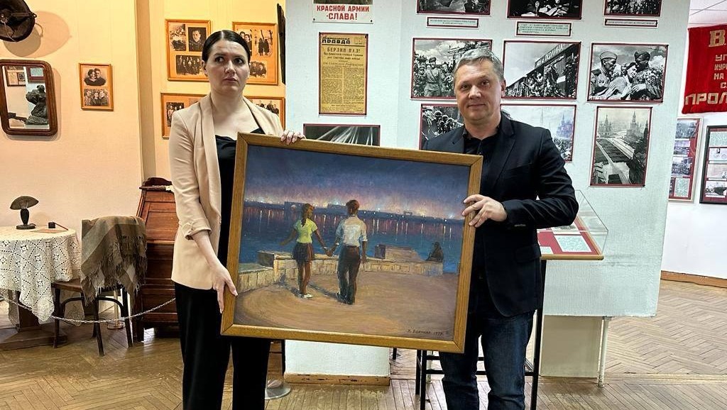 Музею в Пятигорске передали картину из Новой Каховки