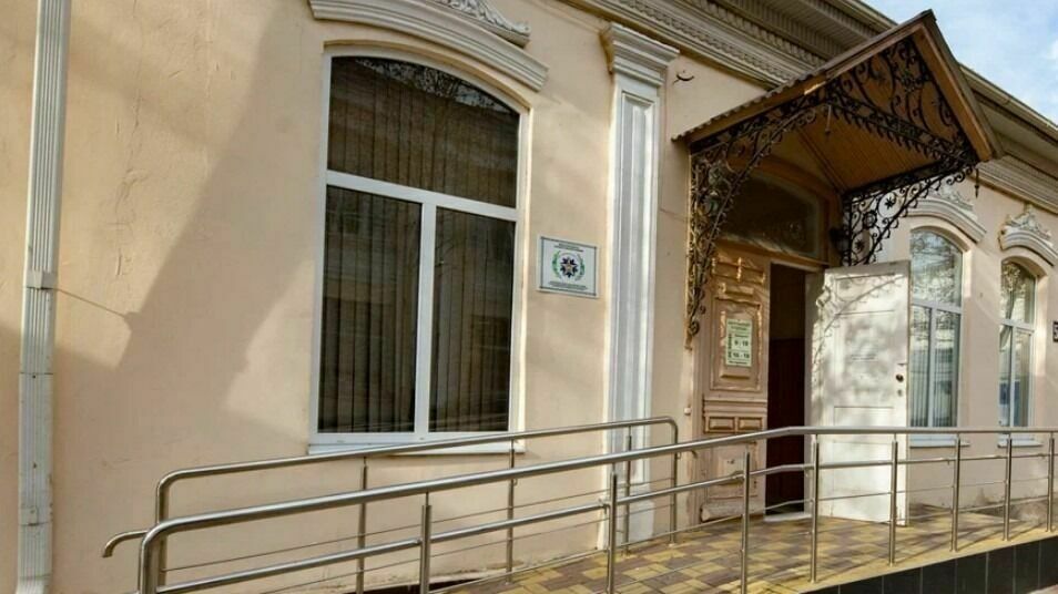В музее Карачаево-Черкесии директор создал специальные рабочие места для родных
