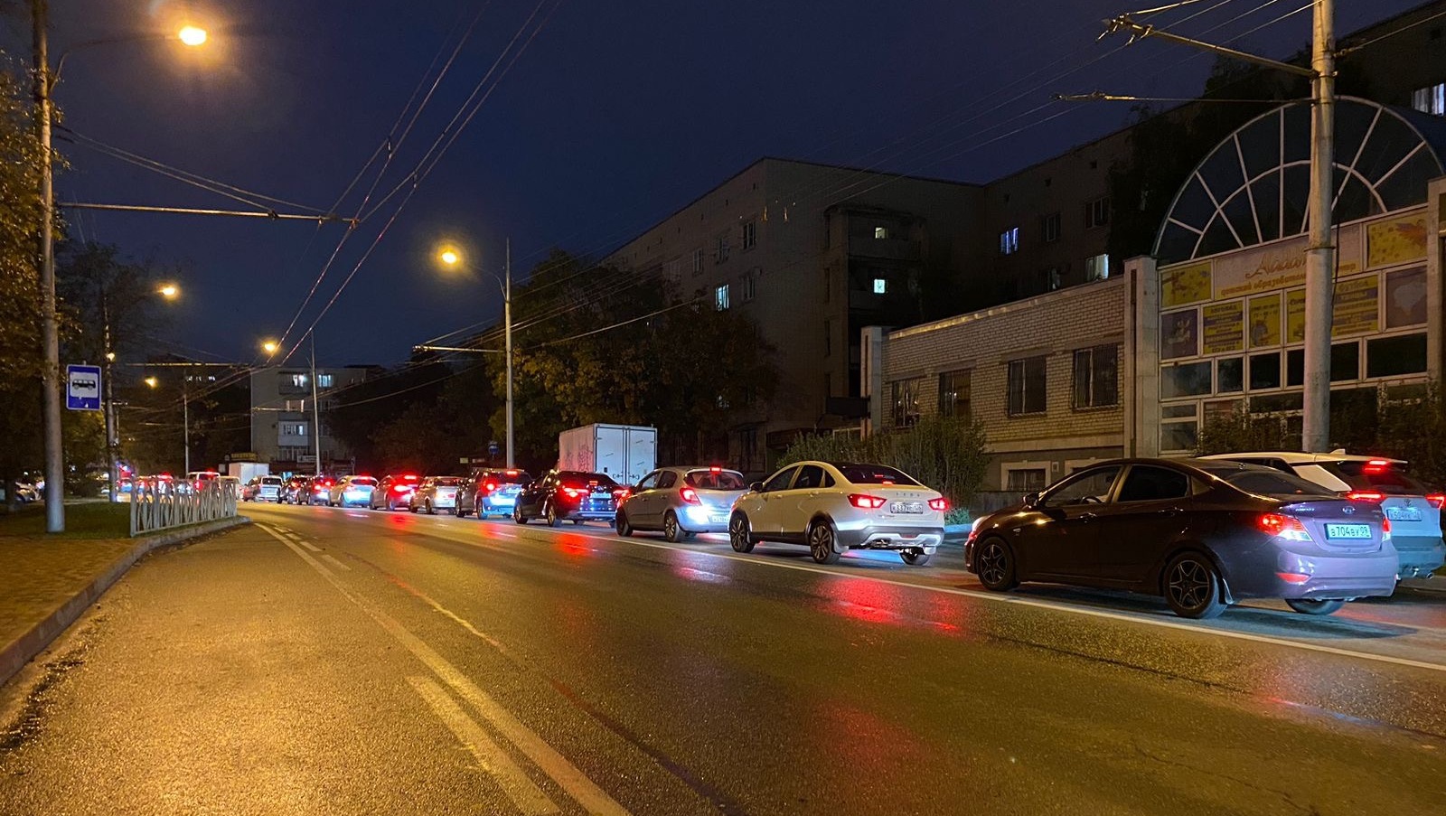 Девятибалльные пробки сковали движение в Ставрополе 21 октября