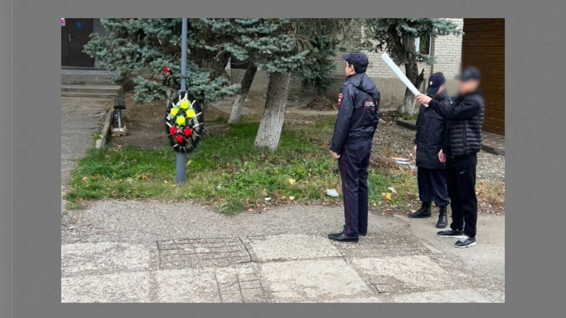 Подросток оконной рамой убил жителя Ставрополья из-за громкого смеха