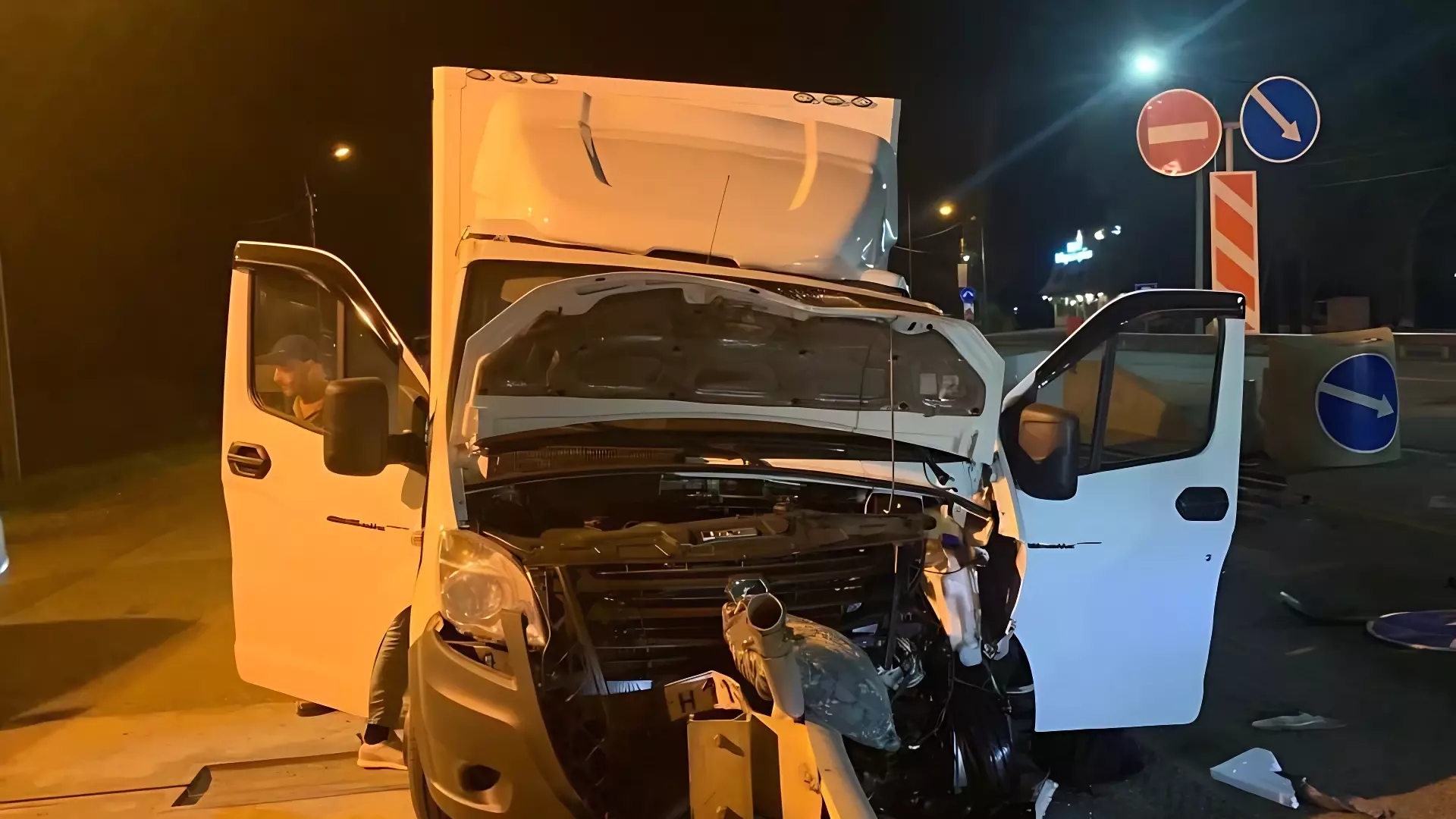 Водитель грузовика уснул за рулем и спровоцировал аварию на трассе Ставрополья
