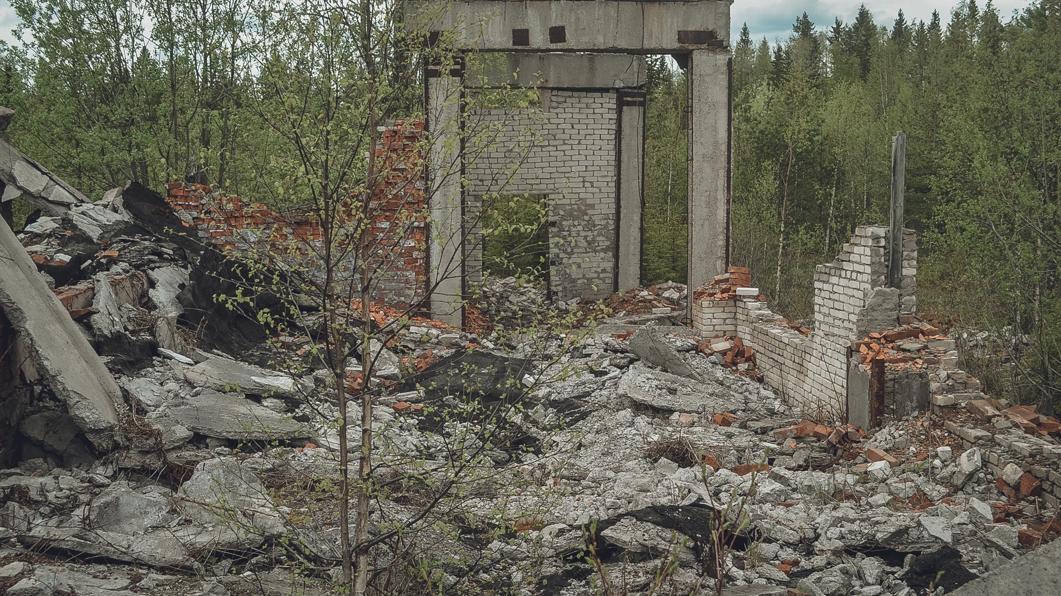 Власти района в Северной Осетии заплатили за снос уже снесенных зданий