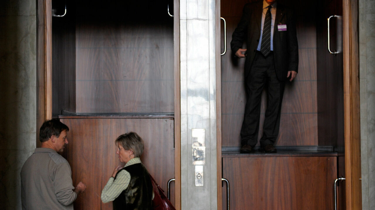 В Кисловодске пообещали заменить стоящие из-за санкций лифты