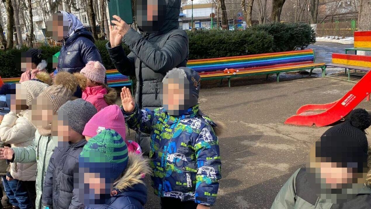 На Ставрополье проверяют детский сад на пропаганду ЛГБТ из-за «радужных» лавочек
