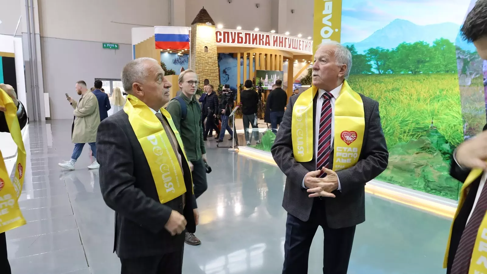 Депутаты Думы Ставрополья приняли участие в открытии выставки «Россия»