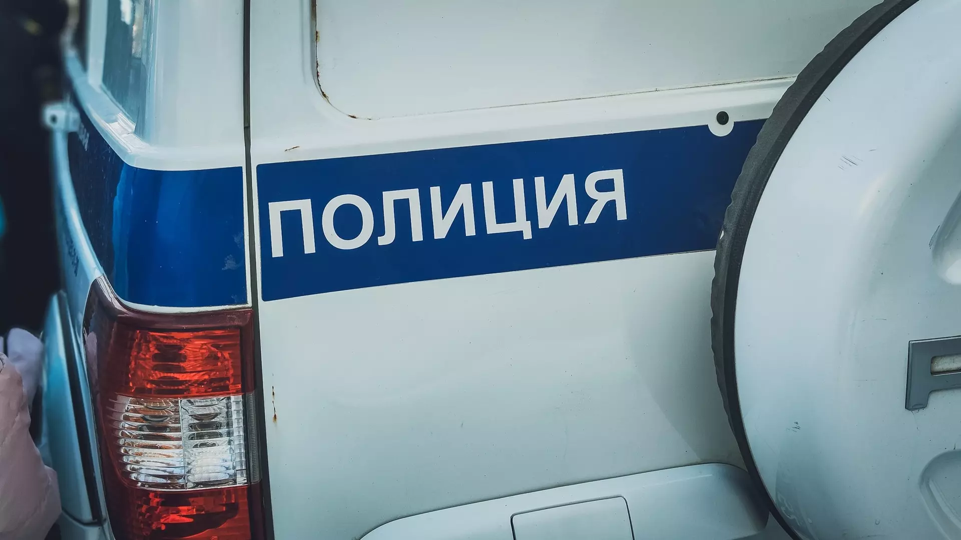 Полиция прокомментировала жалобы на поврежденные бутылками машины в Ставрополе