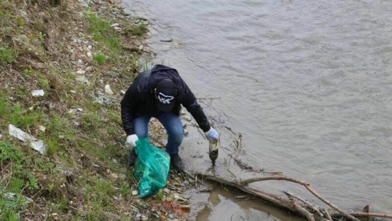 Минприроды Ставрополья обязали очистить от мусора русло реки Юцы