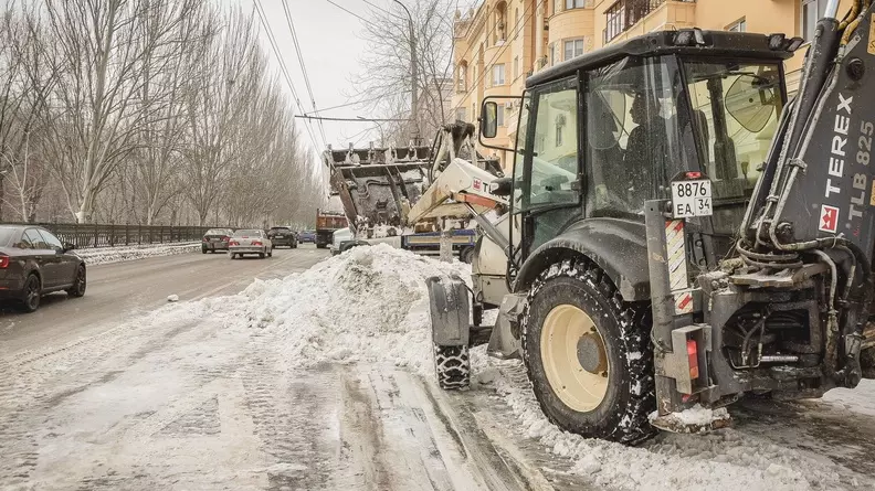 В Ставрополе всю ночь расчищали дороги от снега