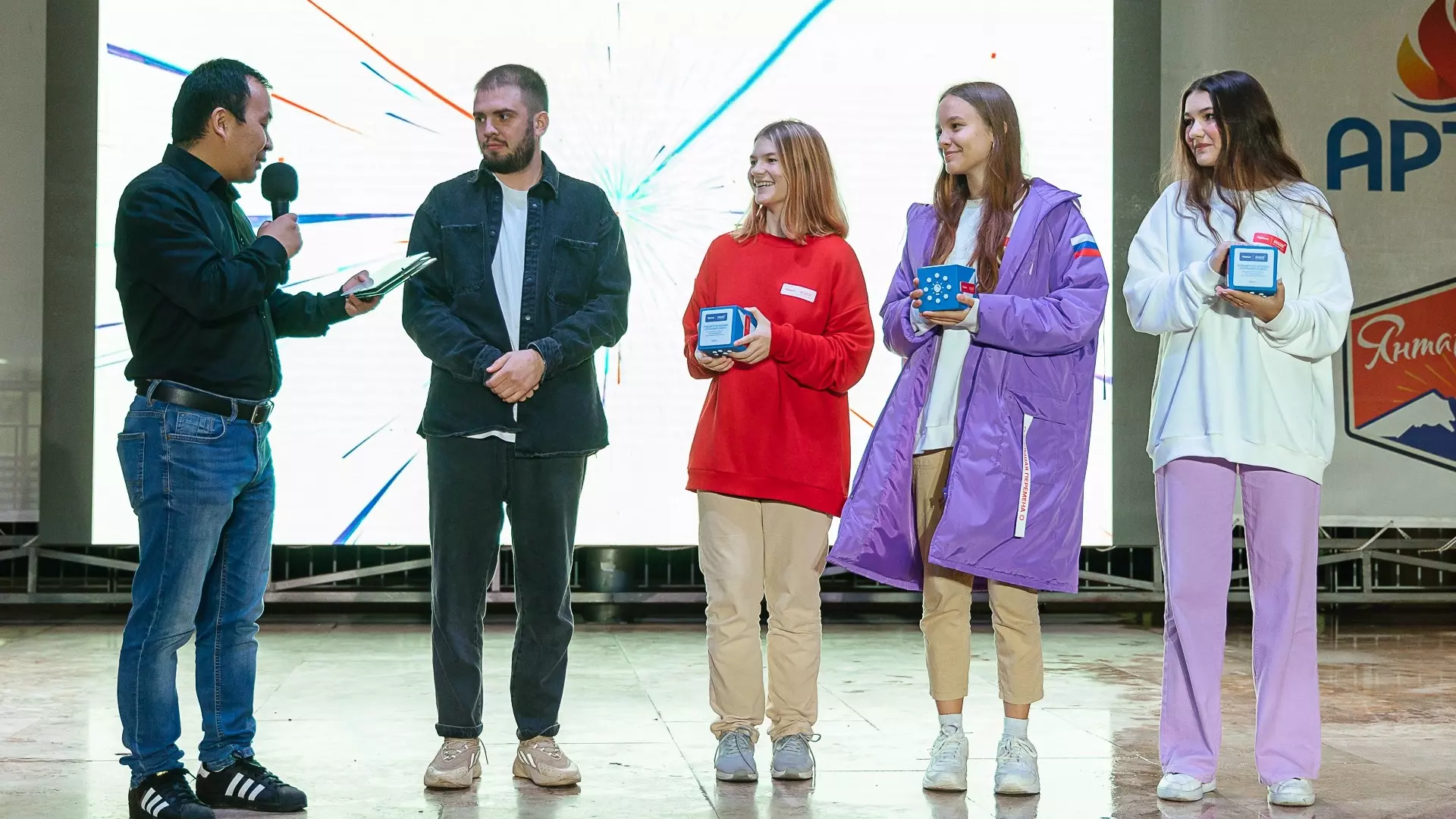 Победители конкурса «Большая перемена» получили награды в «Артеке»