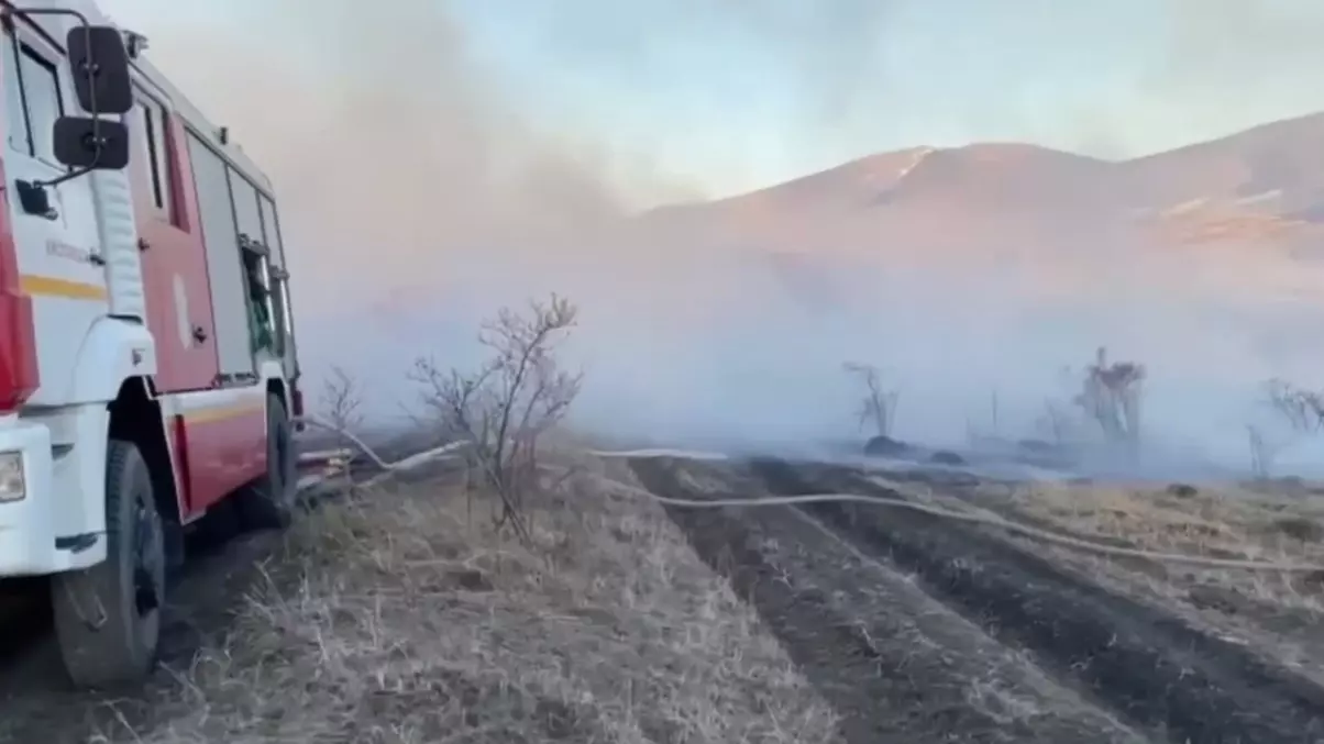Крупный пожар произошел на горе Больше Седло в Кисловодске