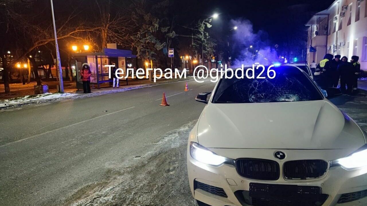 В Пятигорске мать с полуторогодовалой дочерью попали под колеса BMW