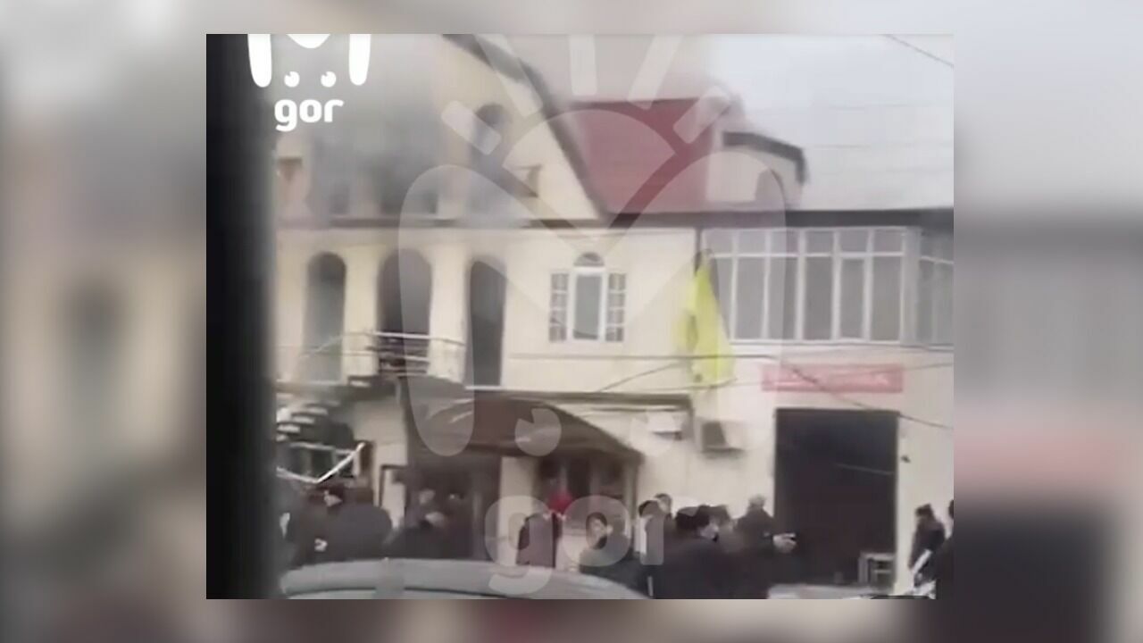 Четыре человека пострадали при взрыве в торговом доме в Назрани