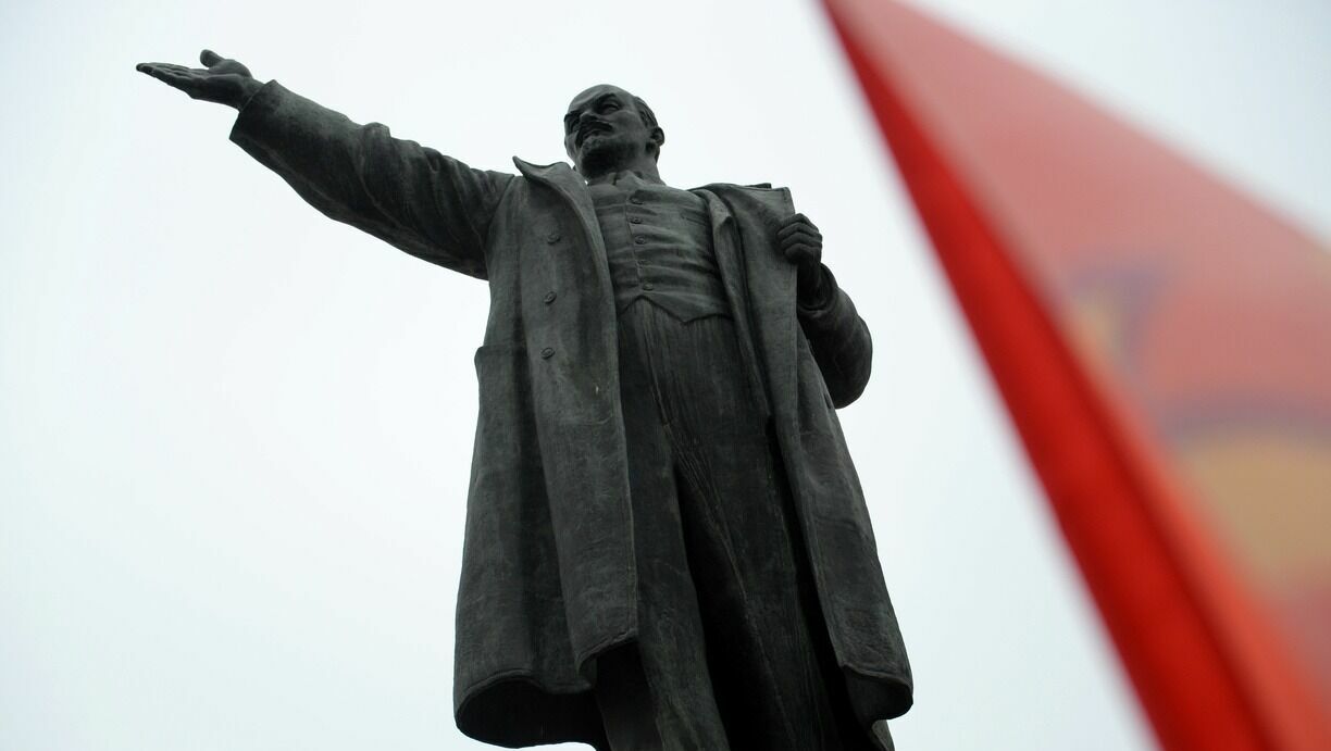 статуя В. И. Ленина