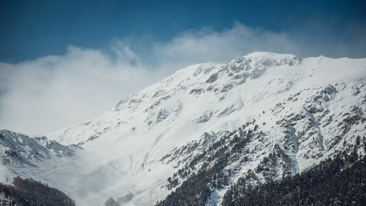 МЧС оповестило о возможном сходе лавин в четырех регионах Северного Кавказа
