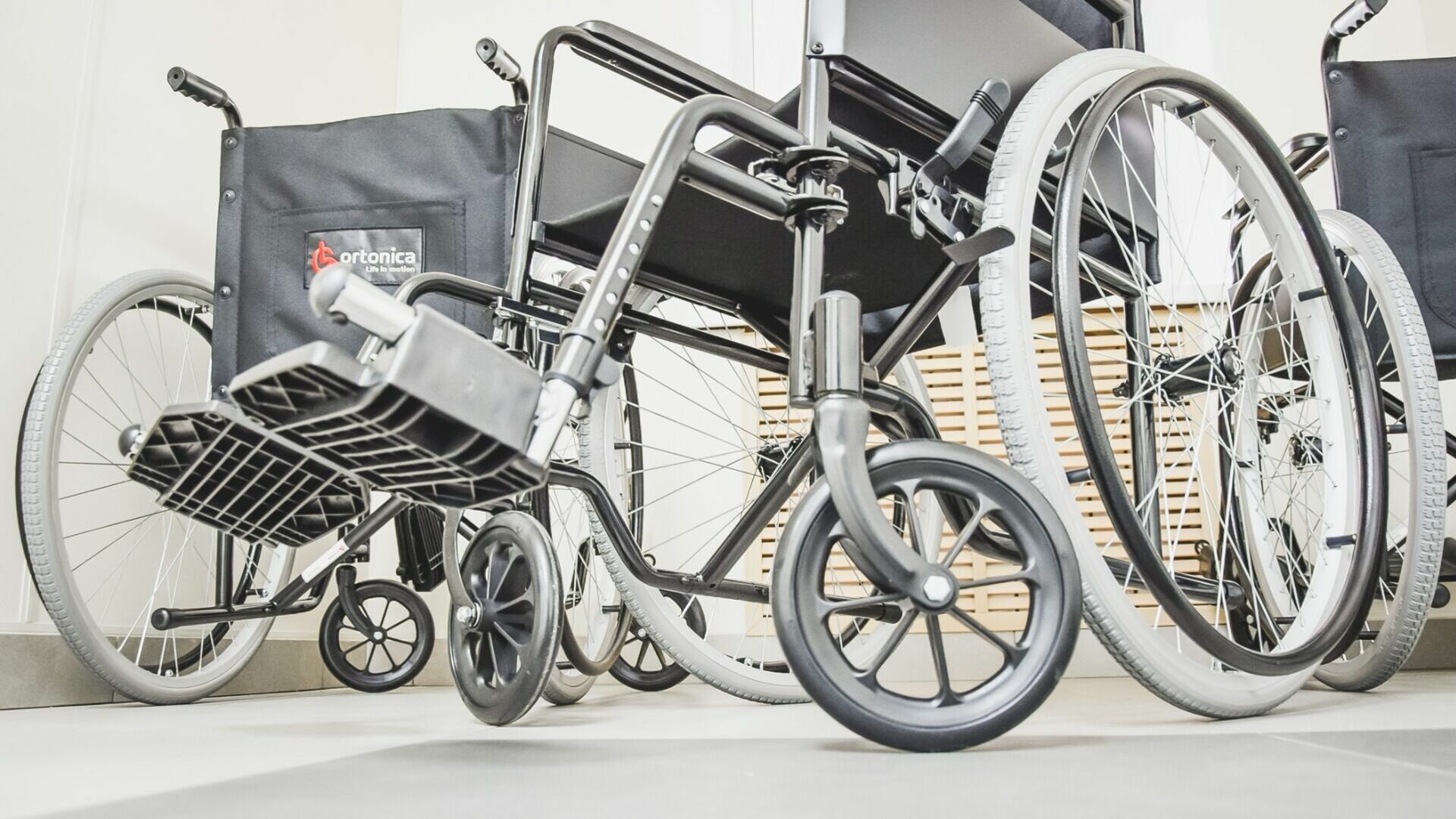 Более года инвалиду не давали кресло-коляску на Ставрополье