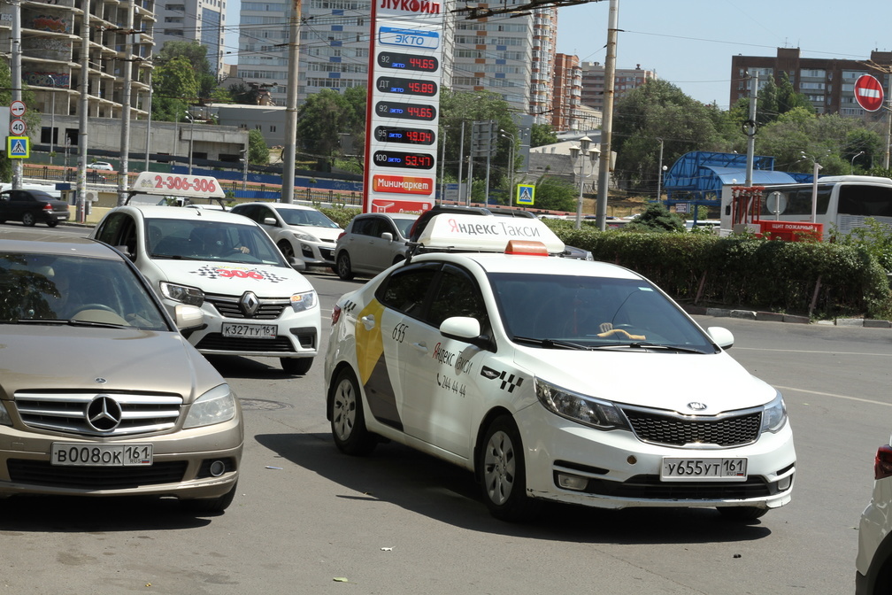 Ажиотаж на поездки в Ставрополе объяснили таксисты