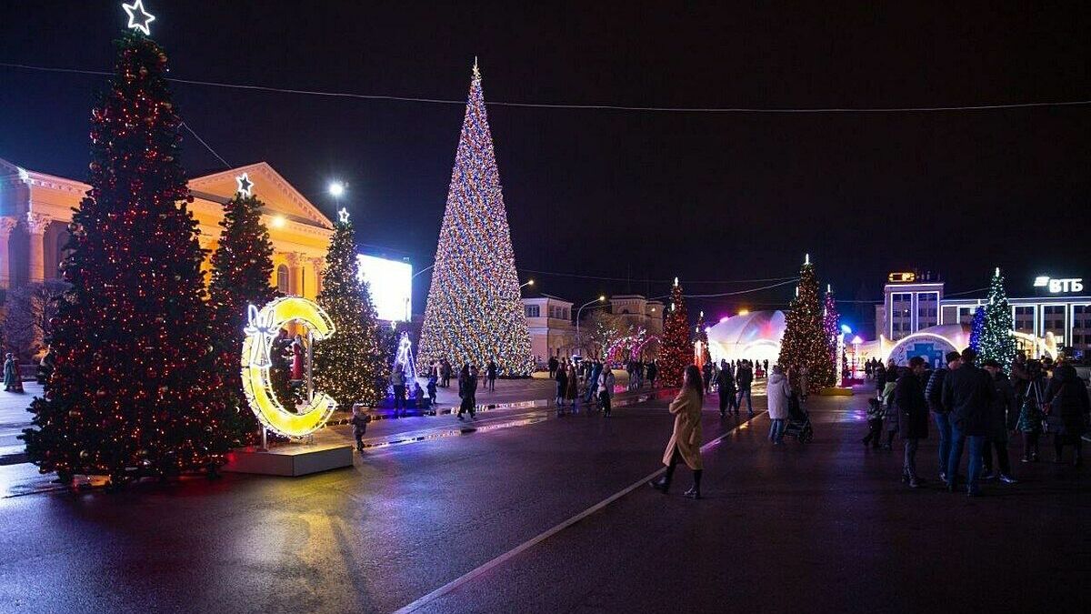 В Ставрополе зажгли праздничные огни на главной елке