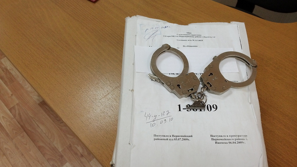 Во Владикавказе следователь и оперуполномоченный МВД задержаны при получении взятки