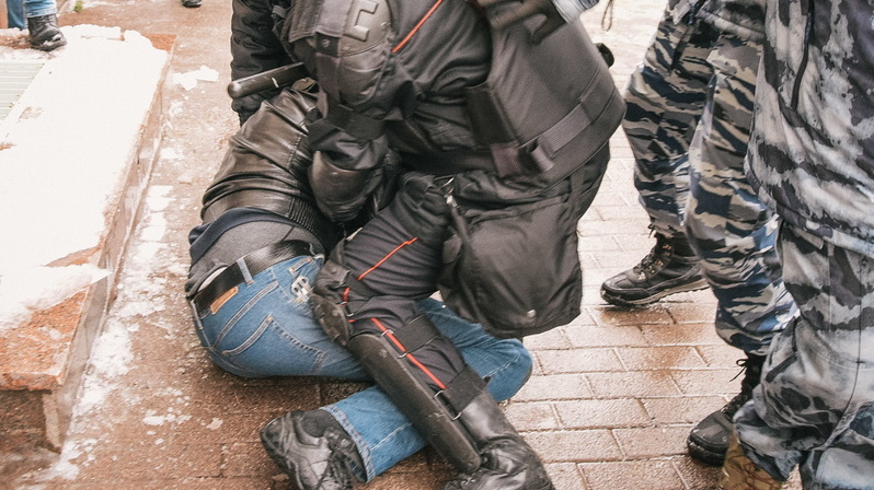 Полицейского подозревают в избиении жителя Северной Осетии
