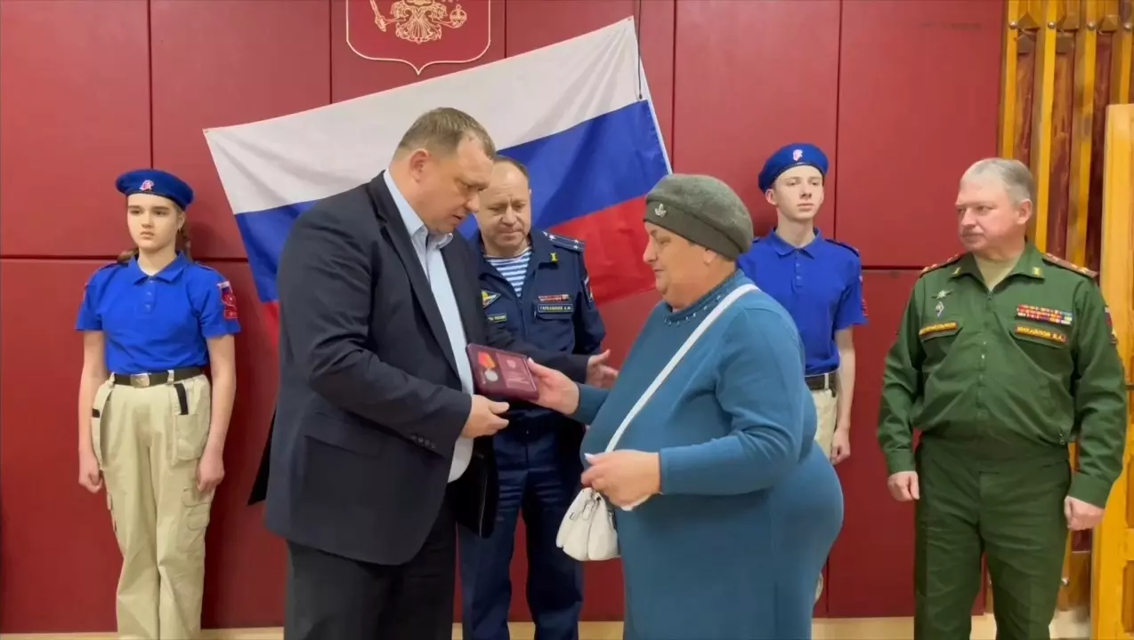 Матери погибшего на СВО бойца из Ставрополья вручили посмертную медаль Жукова
