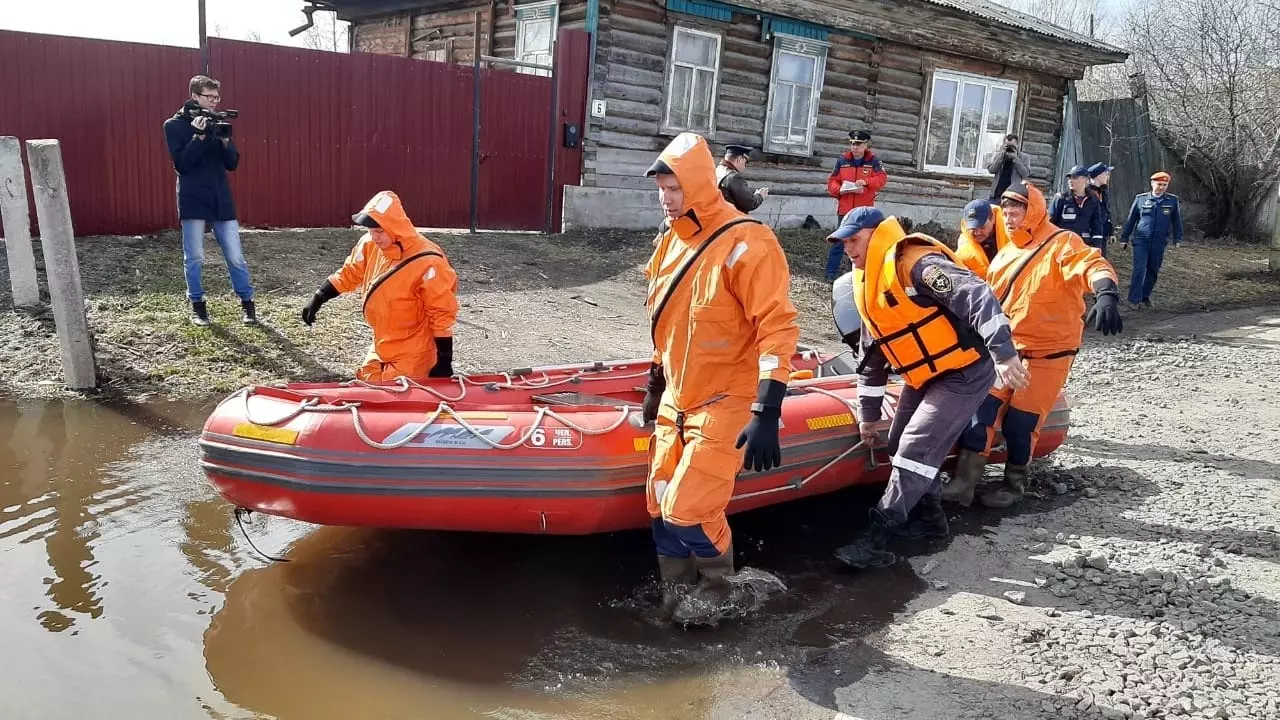 «Воды по колено»: люди жалуются на огромные лужи по всему Ставрополю
