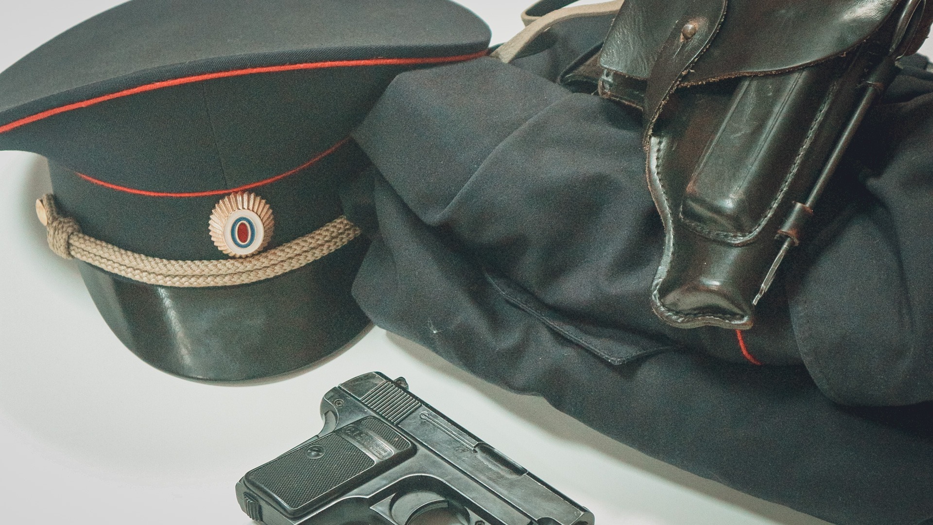 Пятерых сотрудников МВД на транспорте на Ставрополье будут судить за наркотики