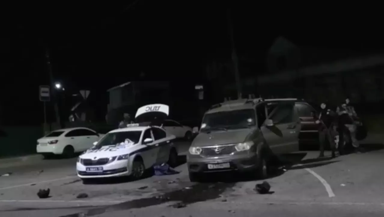 Боевики с бомбами и автоматами напали на пост ДПС в Карачаево-Черкесии