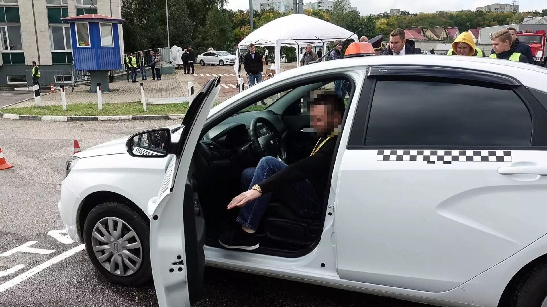 «Ты достала, иди отсюда». В Ставрополе таксист высадил пассажирку из-за 30 рублей