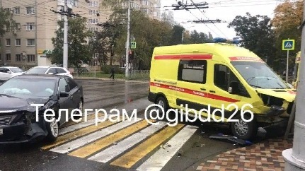Фельдшер пострадала в аварии с реанимобилем в Ставрополе
