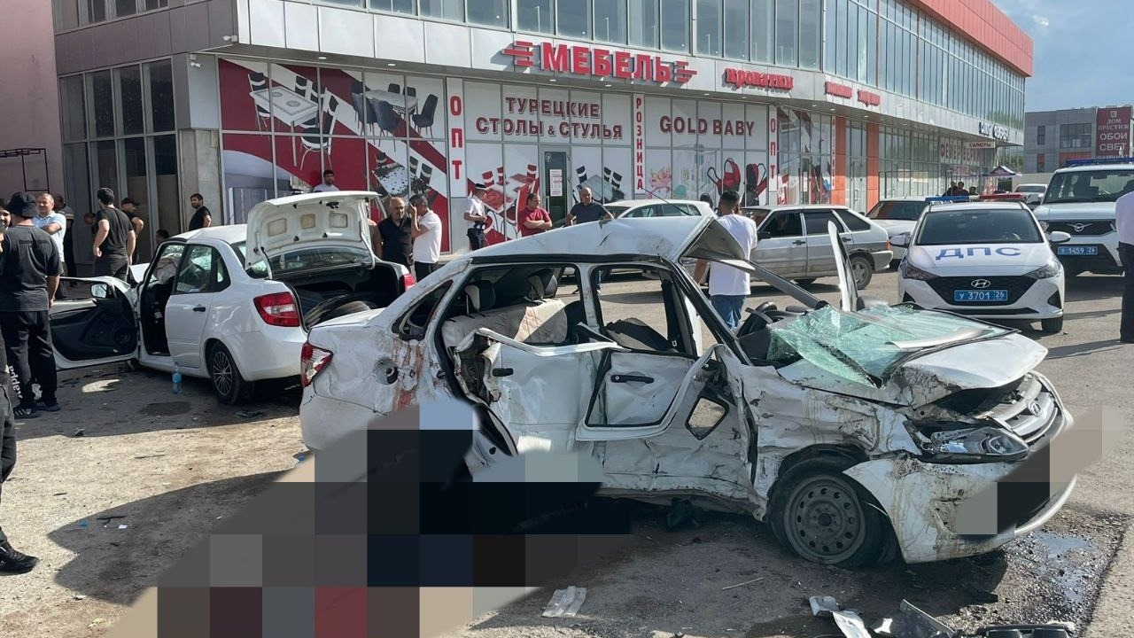 Один погиб и двое ранены в лобовой аварии с двумя «Грантами» на Ставрополье