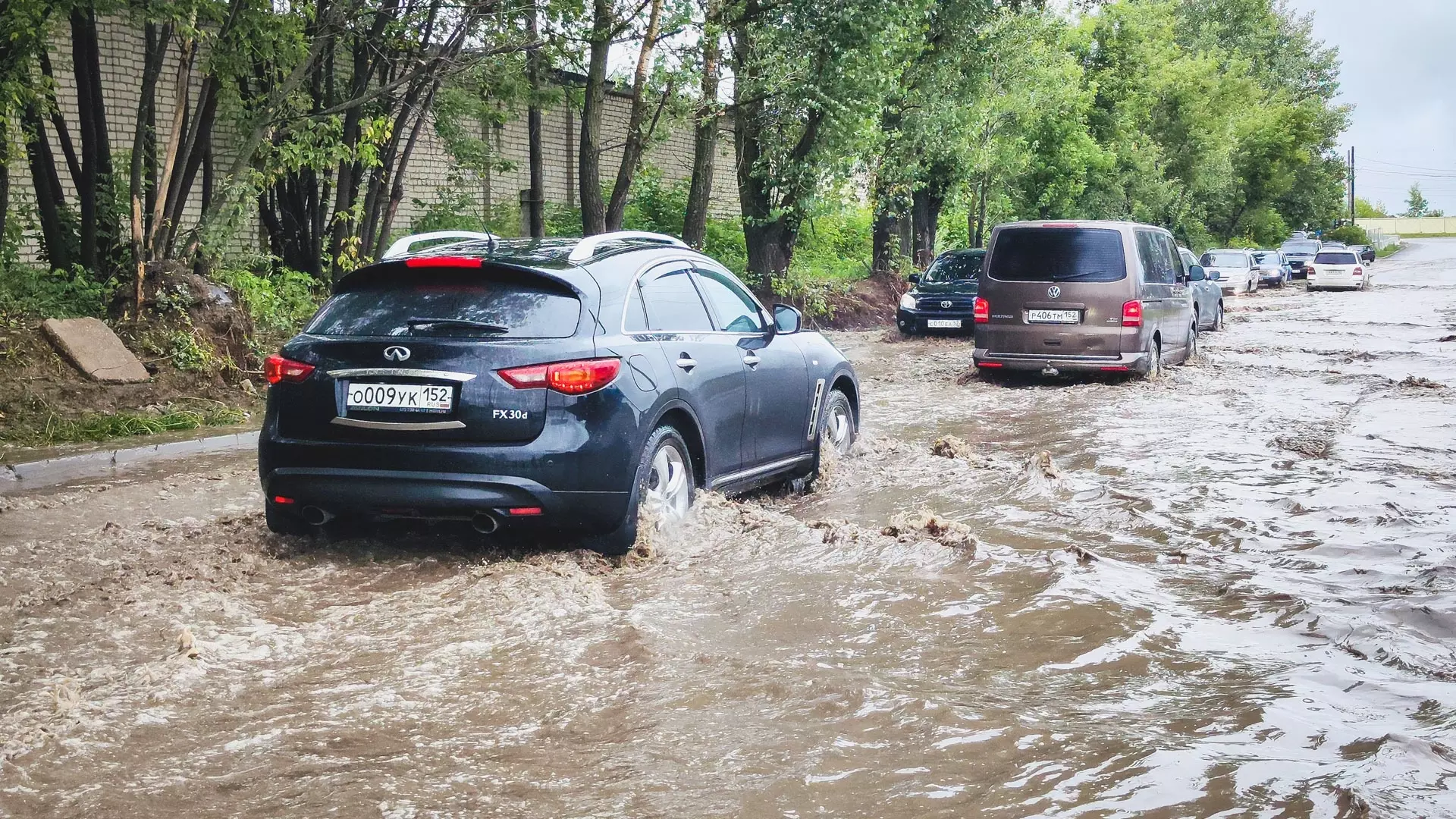 Улицы Нальчика затопило после ливней и града