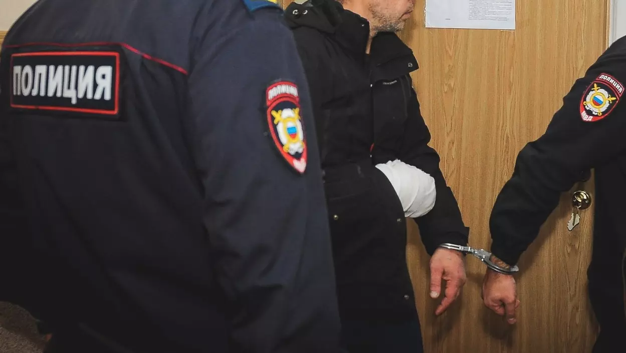 На Ставрополье осудили экс-полицейского, заставлявшего наркомана воровать