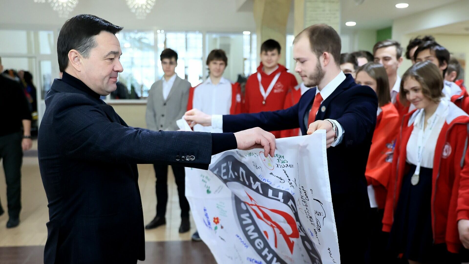 Губернатор Московской области высоко оценил победу учащихся Физтех-лицея на олимпиаде