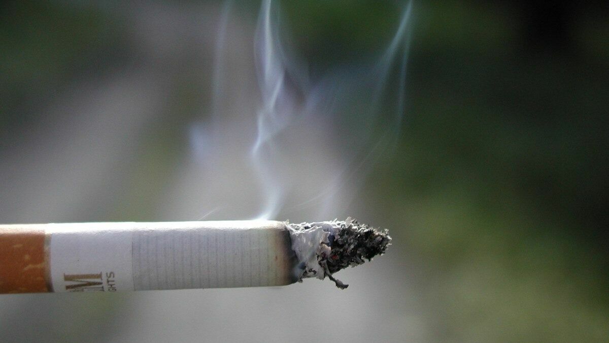 Жительницу Железноводска наказали за курение на борту самолета