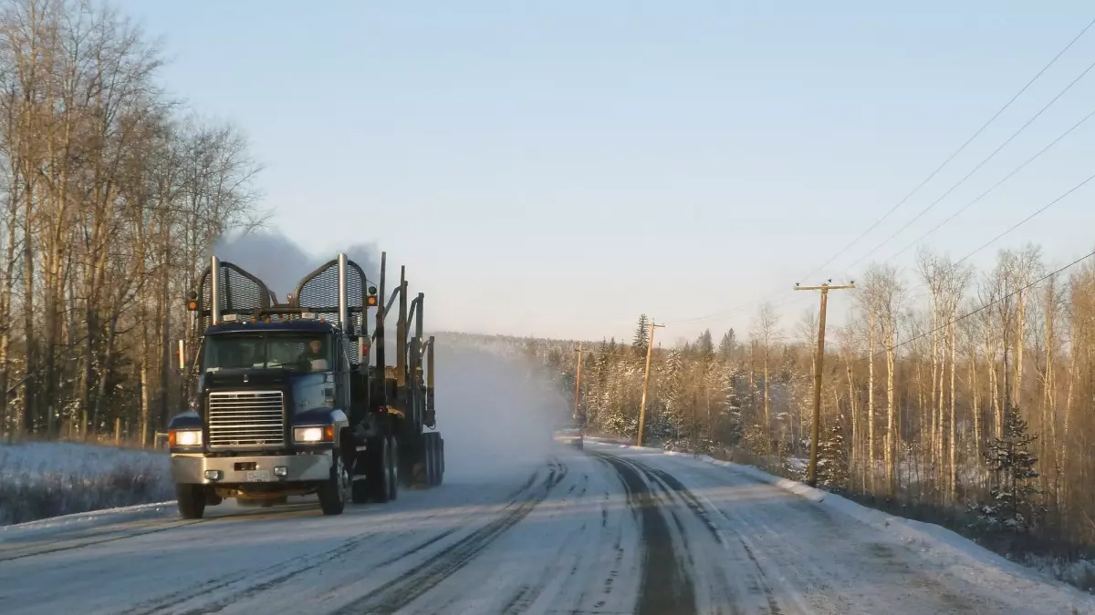 В Ставрополе восстановили движение грузовиков после снегопада