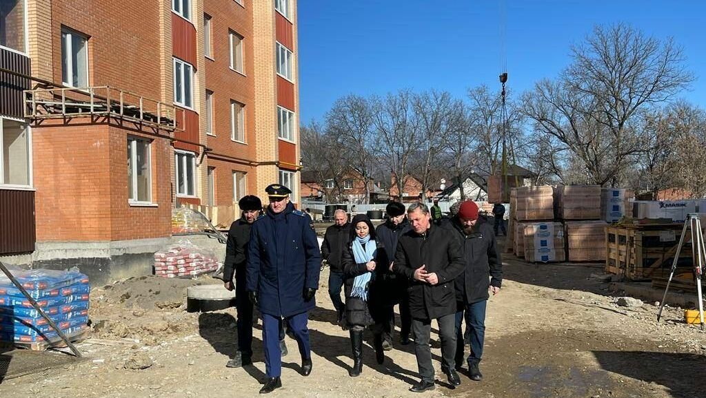Застройщик сорвал сроки сдачи домов для переселенцев из ветхого жилья в Пятигорске
